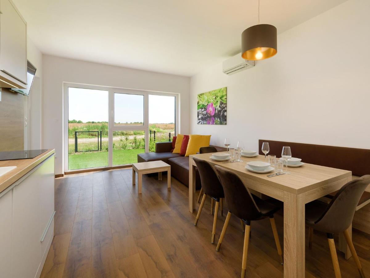 Apartment With Pool, Roof Terrace, Garden Zsira Zewnętrze zdjęcie