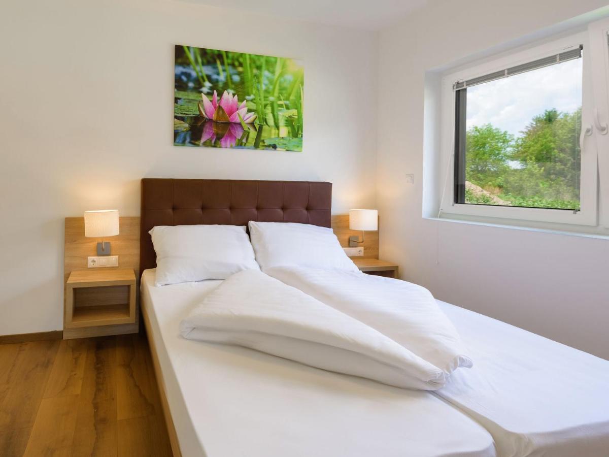 Apartment With Pool, Roof Terrace, Garden Zsira Zewnętrze zdjęcie